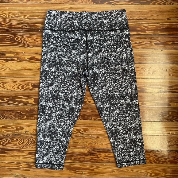 Black, White, and Gray Printed Workout Leggings - Picture 8 of 8